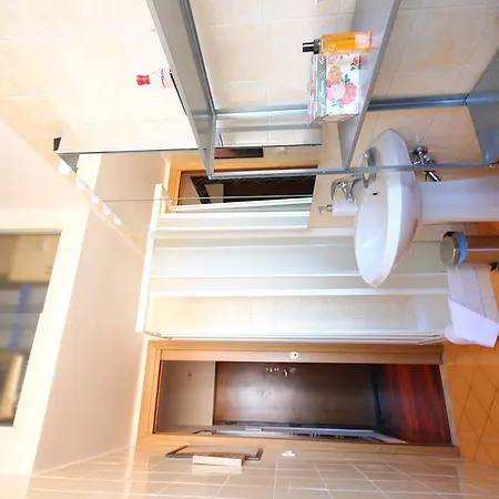 Apartment Cosy Flat With Terrace